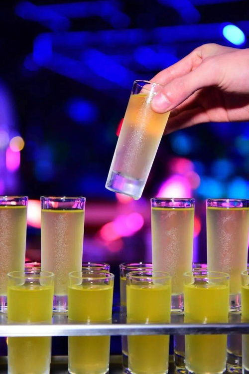 在辰色，捕捉實(shí)現(xiàn)快樂的一萬種可能 微醺時(shí)刻的無限探索